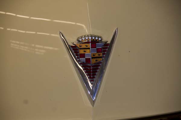 1947 cadillac hood emblem