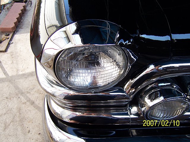 picture of a 1950 Cadillac headlight