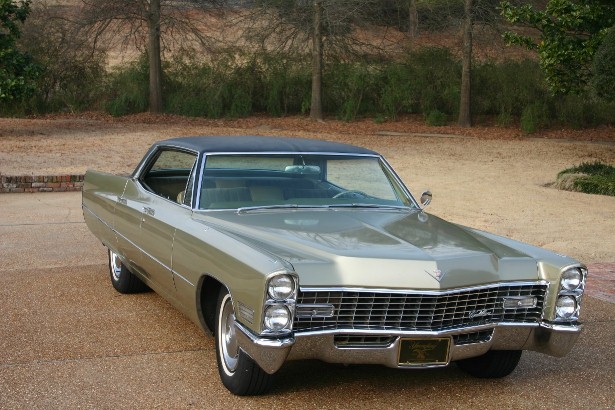 Front paseneger side of 1967 Cadillac.