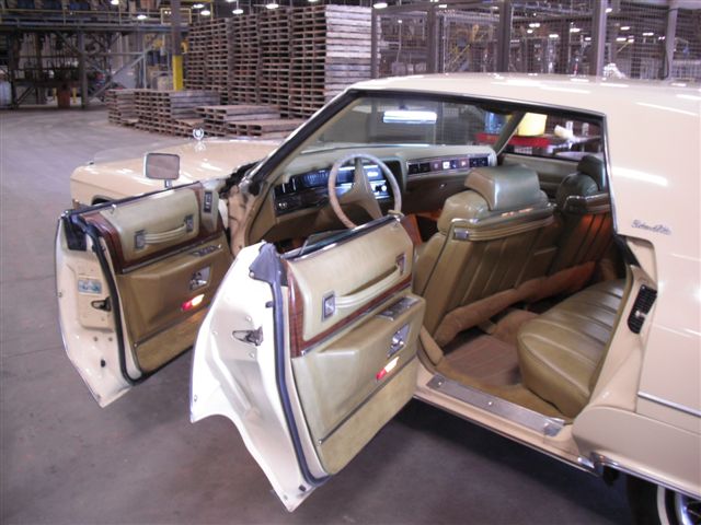 1973 Cadillac doors open