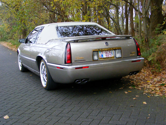 2001 cadillac eldorado on bricks