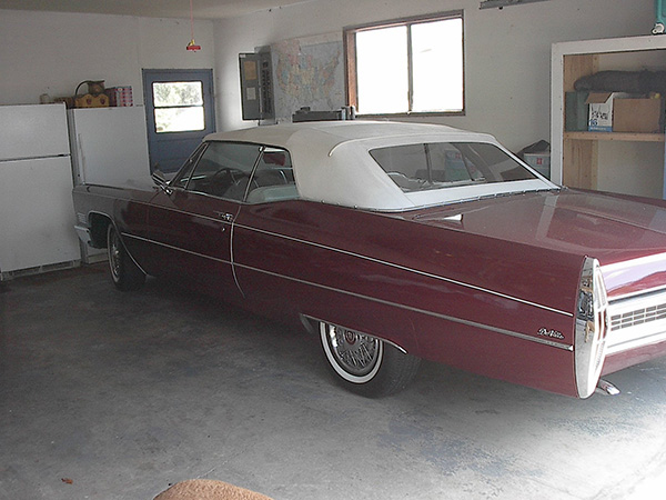 1967 Cadillac in gargae